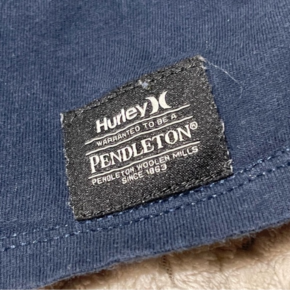 MEN’S HURLEY CRATER LAKE GRAPHIC TEE - Picture 2 of 3